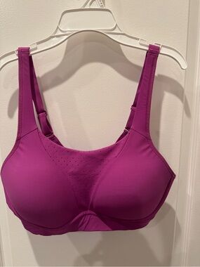 lululemon athletica Sports Bra in Magenta